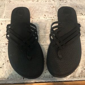 Sanuk-flip flops with yoga mat bottoms